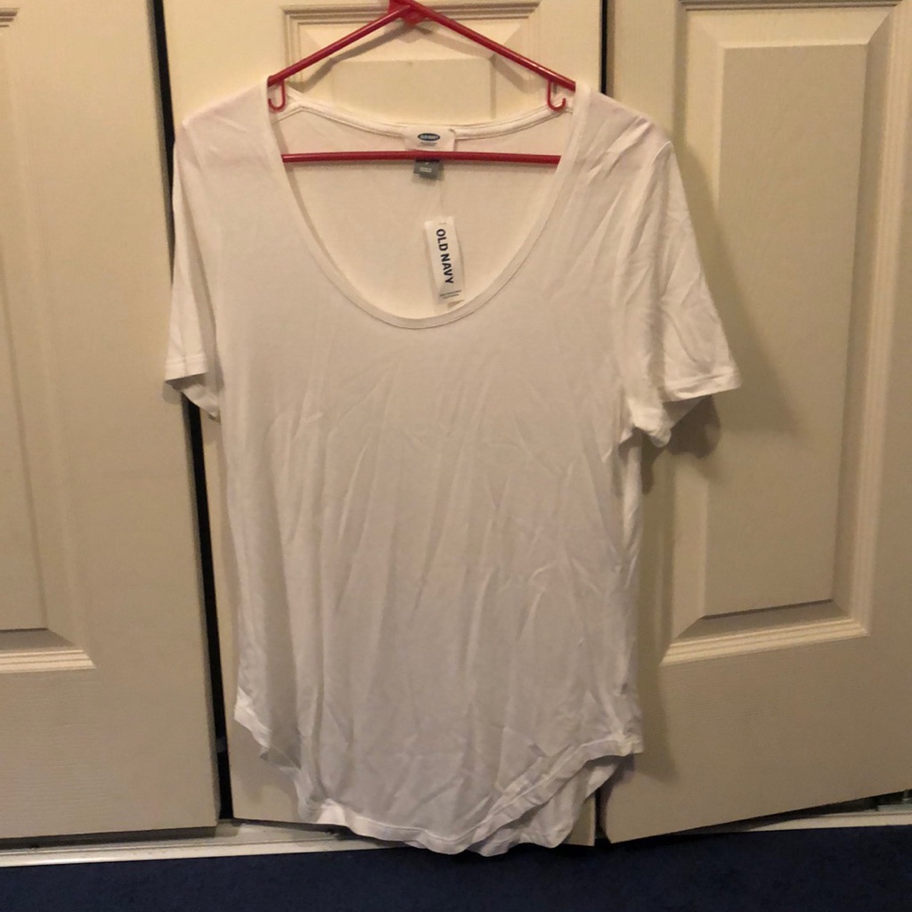 White Old Navy Tshirt